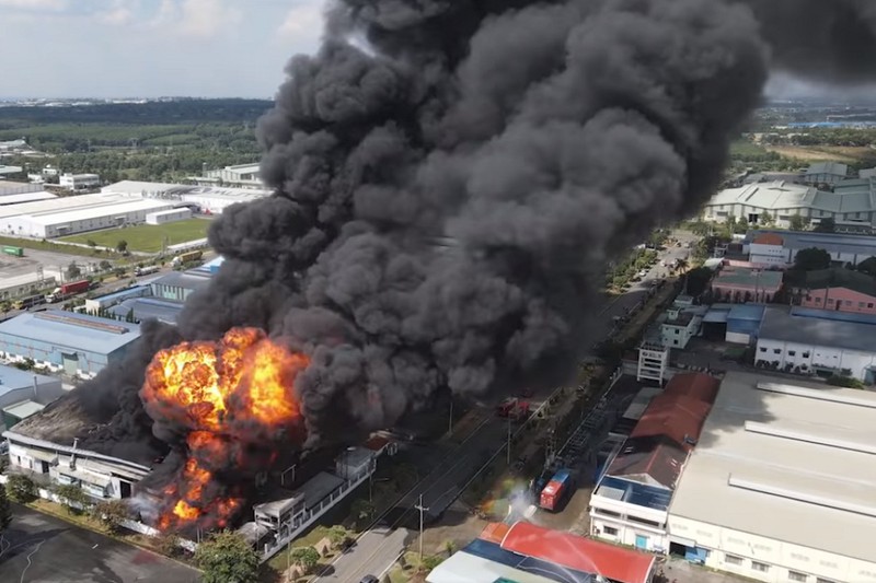 Đám cháy trong KCN ở Đồng Nai đã được khống chế, nhà máy bị thiêu rụi